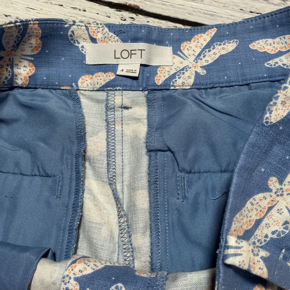 LOFT Riviera Short blue with butterfly pattern. Size 4 - Picture 4 of 11